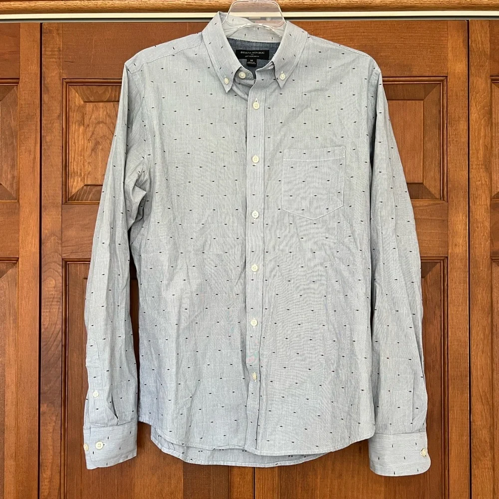 Banana Republic Light Gray Casual Button-Down Shirt